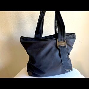 💯 Authentic Salvatore Ferragamo Tote